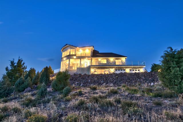 350 Aspen Lane, Bridgeport CA: https://media.crmls.org/mediaz/5d188445-d13a-49e8-bf7f-561f99df0c4f.jpg