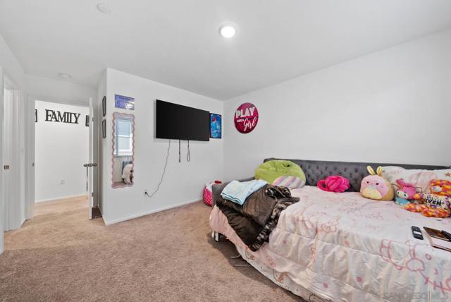 29566 Nini Ct, Winchester CA: https://media.crmls.org/mediaz/5d18e560-2cfe-4178-b8fe-baa84a9945ba.jpg