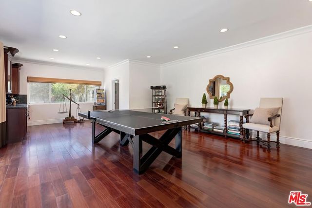 513 North Canon Drive photo 27