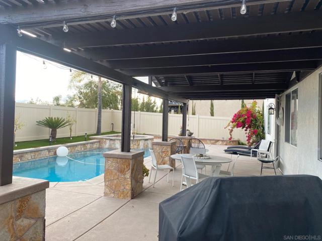 43041 Noble Court, Temecula CA: https://media.crmls.org/mediaz/5d1924e3-0865-4b24-aade-b4f33e671a39.jpg
