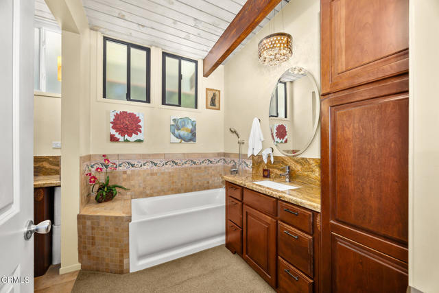 9728 Shadow Island Drive, Shadow Hills CA: https://media.crmls.org/mediaz/5d19d938-bb51-41c4-970f-36b481710c9b.jpg