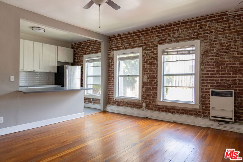 661 Shatto Place #201