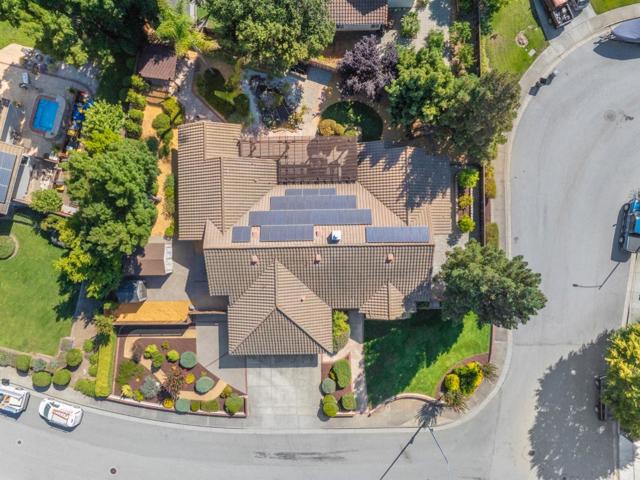 17157 Heatherwood Way, Morgan Hill CA: https://media.crmls.org/mediaz/5d1a0573-d64c-440a-a255-c92899abd631.jpg