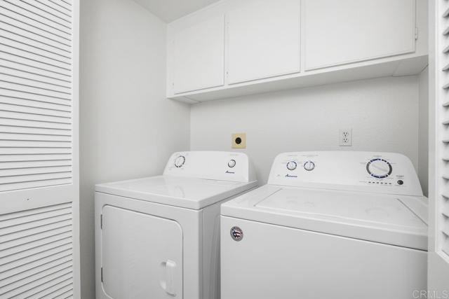 Detail Gallery Image 34 of 42 For 7122 Calabria Ct #E,  San Diego,  CA 92122 - 3 Beds | 2/1 Baths