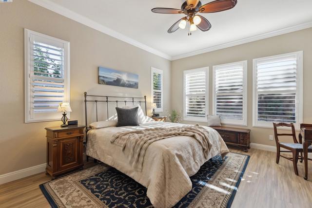 1748 Veneto Ln, Brentwood CA: https://media.crmls.org/mediaz/5d1aaffb-e964-4d3b-b0d2-f557476cbaef.jpg
