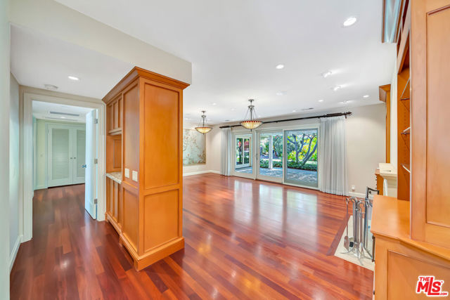 1100 Rodeo Road, Arcadia CA: https://media.crmls.org/mediaz/5d1b1921-d357-45cc-878a-6036ec4d8722.jpg