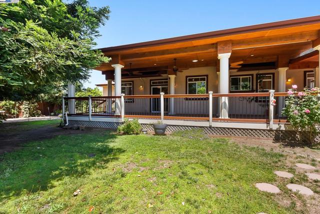 1673 Richardson Court, Concord CA: https://media.crmls.org/mediaz/5d1b3790-4537-4b61-a6f1-02791d0b261d.jpg