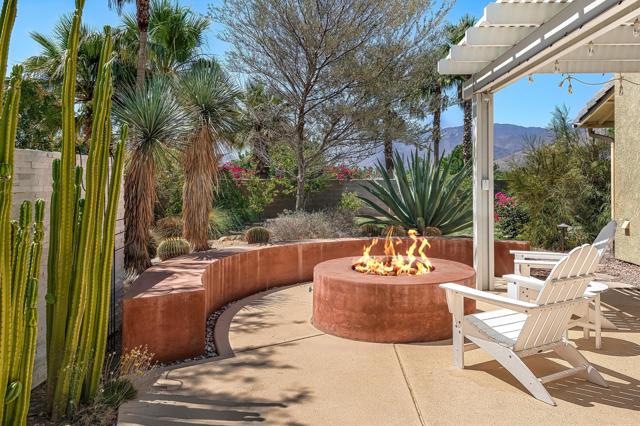 1360 E Vista Chino, Palm Springs CA: https://media.crmls.org/mediaz/5d1be678-803e-4385-9cbe-6eef674479a9.jpg