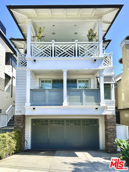 636 12th Street, Manhattan Beach, California 90266, 5 Bedrooms Bedrooms, 0 ,4 BathroomsBathrooms,Residential,For Sale,12th,0,26842911