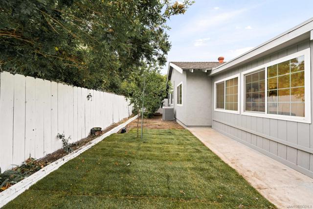 10671 Montego Dr, San Diego CA: https://media.crmls.org/mediaz/5d1dd1c8-e1c2-437f-a973-f4c96c4dc7a7.jpg