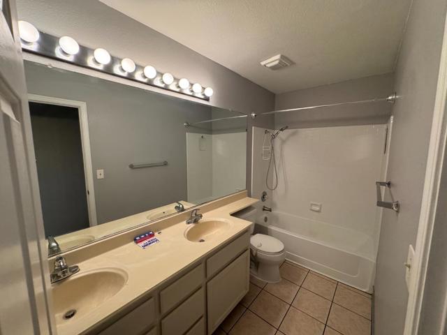 1918 Newcastle Drive, Salinas CA: https://media.crmls.org/mediaz/5d1ea5b4-adbb-4a11-88f7-efd3a2ba6551.jpg