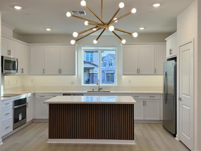 Detail Gallery Image 5 of 32 For 31416 Lolite Dr, Winchester,  CA 92596 - 3 Beds | 2/1 Baths