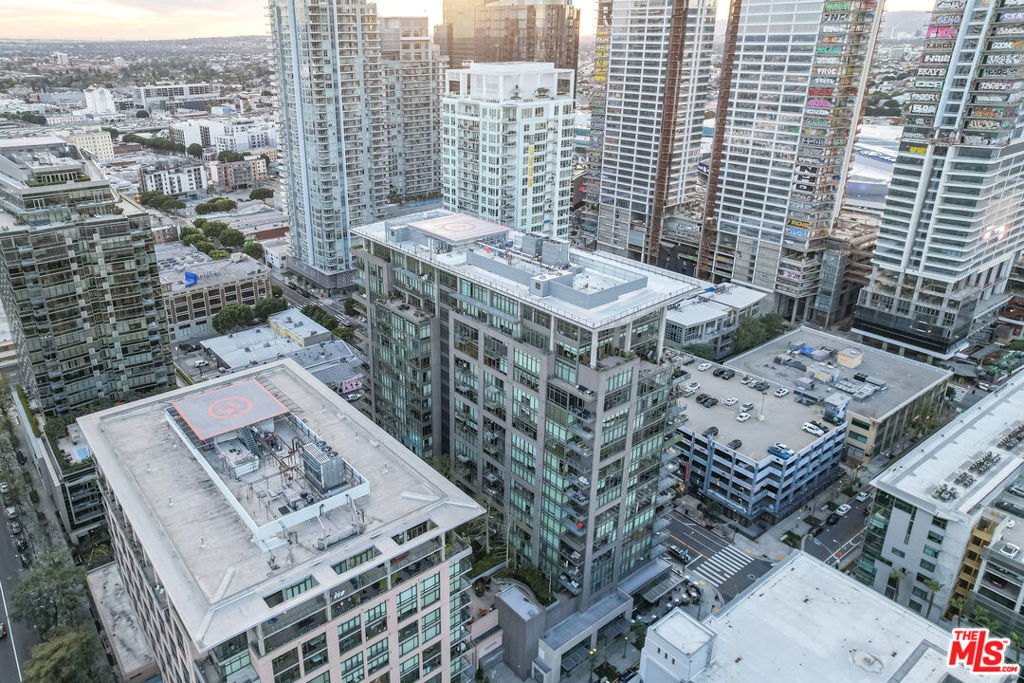 1100 S Hope Street #515