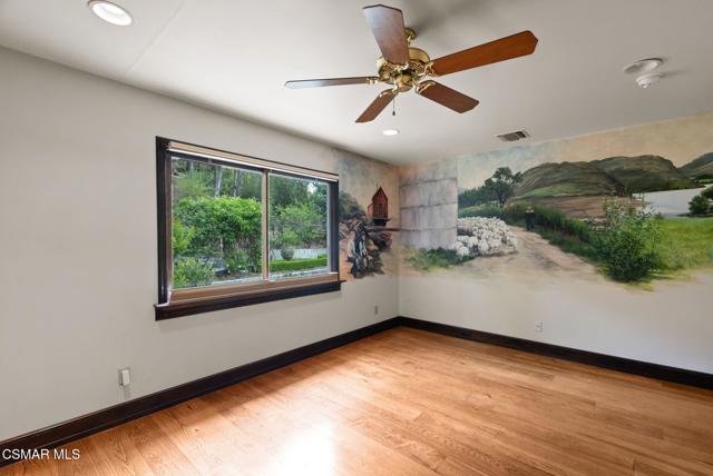 1561 Lookout Drive, Agoura Hills CA: https://media.crmls.org/mediaz/5d1fcdfd-aecb-4035-8b14-1368efc5de56.jpg