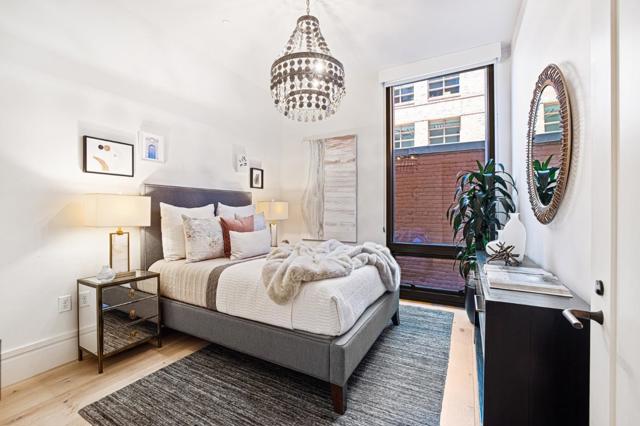 288 Pacific Avenue, San Francisco CA: https://media.crmls.org/mediaz/5d2013f6-f4e1-428f-ba00-fd7503d67bc5.jpg