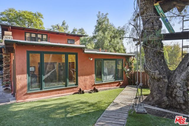 809 Basin Drive, Topanga CA: https://media.crmls.org/mediaz/5d2022bf-3d3b-4840-a4fb-1c69fdc53e18.jpg
