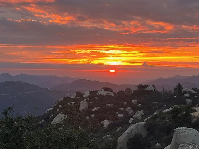 Detail Gallery Image 5 of 68 For 28521 Gladstone Ct, Escondido,  CA 92026 - 3 Beds | 3/1 Baths