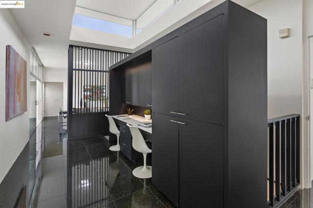 7145 View Ave, El Cerrito CA: https://media.crmls.org/mediaz/5d20adcb-e738-46a7-92ae-37d166bc62a1.jpg