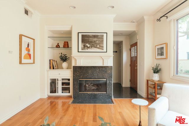 322 Alpine Street, Pasadena CA: https://media.crmls.org/mediaz/5d20cc78-3b08-478a-9b1c-7a4bce46888f.jpg