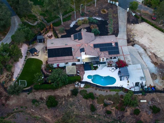 19950 Elfin Forest Ln, Escondido CA: https://media.crmls.org/mediaz/5d211166-d829-4711-84b5-2c8d72629016.jpg