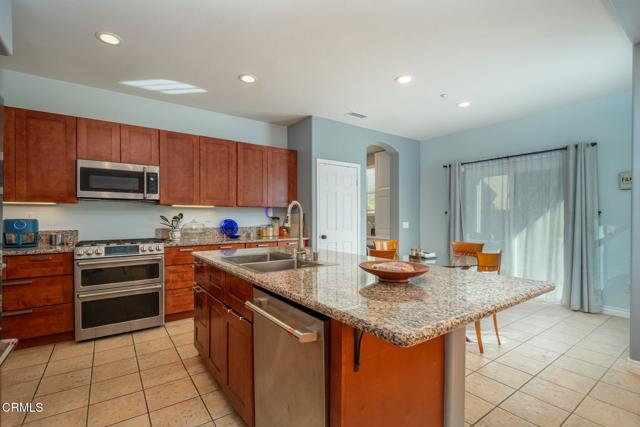 Detail Gallery Image 11 of 31 For 728 Navito Way, Oxnard,  CA 93030 - 4 Beds | 3/1 Baths