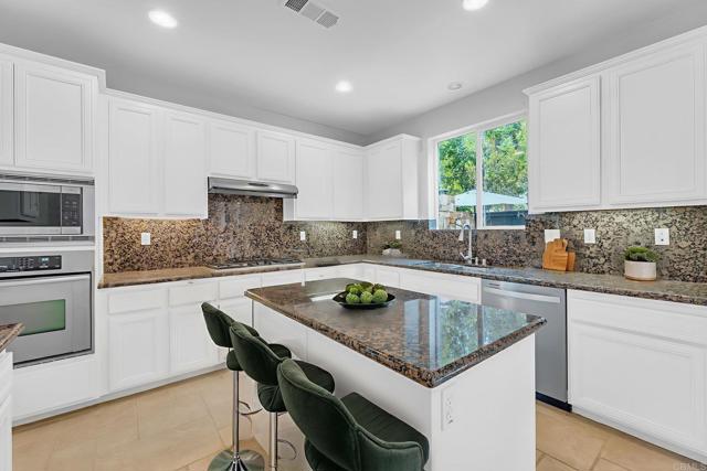 Detail Gallery Image 25 of 75 For 880 Summer Moon Rd, San Marcos,  CA 92078 - 4 Beds | 3/1 Baths