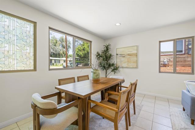 1333 Clove St, El Cajon CA: https://media.crmls.org/mediaz/5d21b8db-b592-47c6-b1d5-5005e1b8c340.jpg