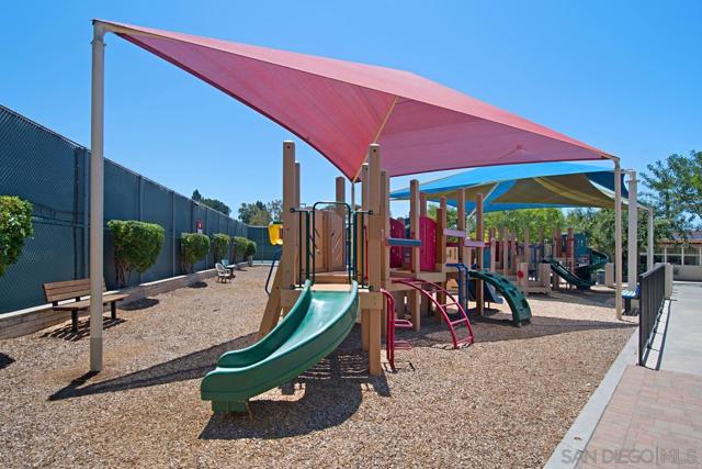 12847 Abra Pl, San Diego CA: https://media.crmls.org/mediaz/5d223efb-7c28-40d3-a598-a08b7ca76d23.jpg