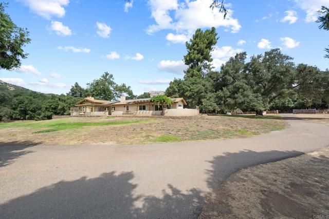 18435 Deerhorn Valley Road, Jamul CA: https://media.crmls.org/mediaz/5d22a2d2-eac3-48b4-a06e-81c0af12b5a7.jpg