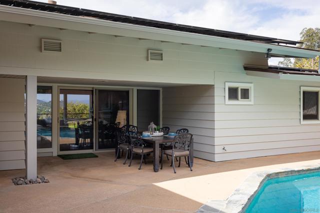 16204 Orchard Bend Rd, Poway CA: https://media.crmls.org/mediaz/5d23a93f-ebda-4868-a8ec-0d05adc47c55.jpg