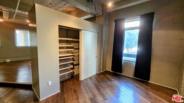 849 S Broadway, Los Angeles CA: https://media.crmls.org/mediaz/5d242c8b-8943-4dbb-8ac0-0a586e05e7ee.jpg