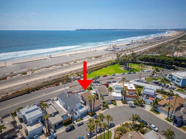 54 Half Moon Bend, Coronado CA: https://media.crmls.org/mediaz/5d24727d-5a1d-4d76-9a4d-b6c644c8cbf8.jpg
