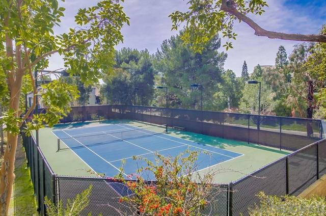 3534 Caminito El Rincon, San Diego CA: https://media.crmls.org/mediaz/5d249981-fe94-45c3-88c5-6274d4610c40.jpg