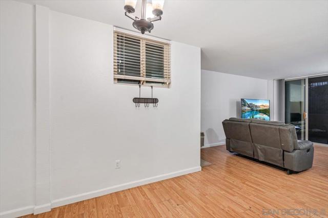 Image 10 of 30 For 1350 Escondido Blvd  37