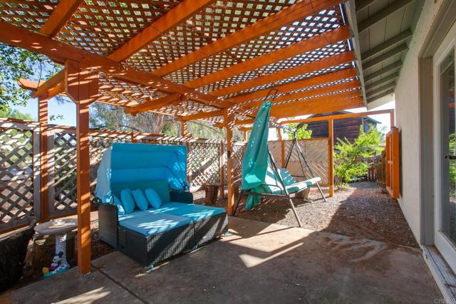 25119 Como Esta Court, Ramona CA: https://media.crmls.org/mediaz/5d2562e0-581e-4b4a-90ba-e244611c07d4.jpg