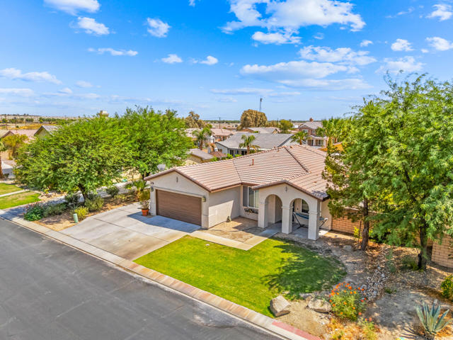 80619 Stortford Avenue, Indio CA: https://media.crmls.org/mediaz/5d2609a5-924b-4bf9-95a6-4dc3868d0780.jpg