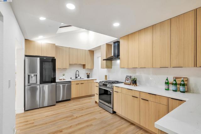 1575 Via Lucas, San Lorenzo CA: https://media.crmls.org/mediaz/5d26ca17-02d7-4dc3-a1d3-e56238d99764.jpg