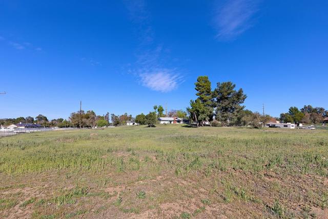24567 Adams Ave, Murrieta CA: https://media.crmls.org/mediaz/5d2701b3-46f3-4586-b6ed-582cb28d1d08.jpg