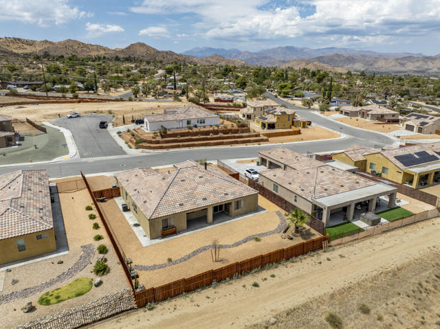 8680 Monument View Drive, Yucca Valley CA: https://media.crmls.org/mediaz/5d27996a-a841-4db3-9c98-4b4823e8a1ab.jpg