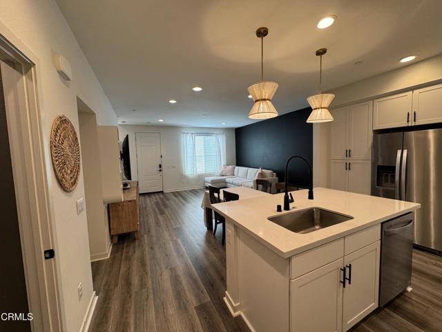 Detail Gallery Image 12 of 67 For 130 Farmhouse Dr #2,  Simi Valley,  CA 93065 - 3 Beds | 2/1 Baths