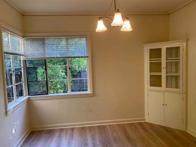 305 Catalpa Street, San Mateo CA: https://media.crmls.org/mediaz/5d299a6d-5f2a-4d37-aeaf-e18636b35f48.jpg