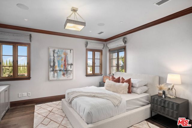 6882 Arizona Avenue, Los Angeles CA: https://media.crmls.org/mediaz/5d2a0bae-cc64-40c5-b119-eb5fa3aec3e9.jpg