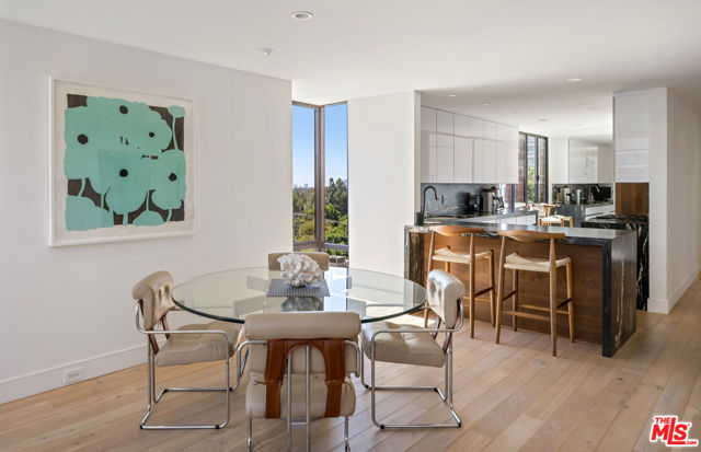 1033 Carol Drive, West Hollywood CA: https://media.crmls.org/mediaz/5d2a1366-2ea5-4dbc-bb73-4b093a2e2ca8.jpg