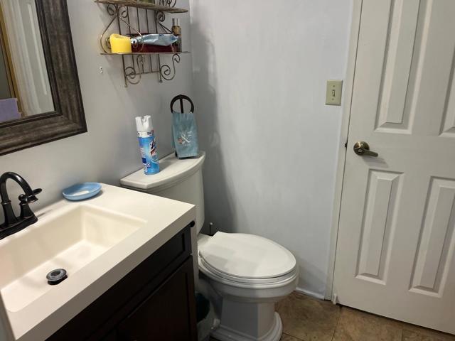 500 N Tully Road, Turlock CA: https://media.crmls.org/mediaz/5d2a44df-4122-4409-b88d-190fd55f8d02.jpg