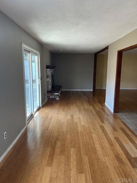 Detail Gallery Image 8 of 28 For 3032 Laurashawn Ln, Escondido,  CA 92026 - 3 Beds | 2 Baths