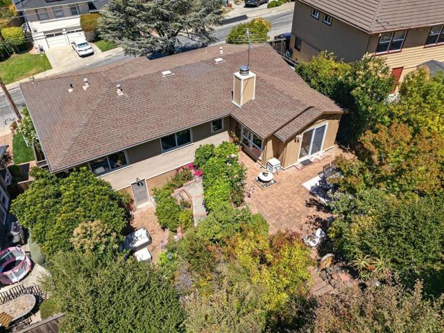 1627 El Verano Way, Belmont CA: https://media.crmls.org/mediaz/5d2abe2e-cf9c-47cc-be40-b404ba56d532.jpg