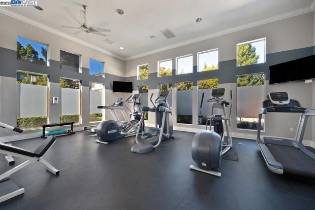 701 Gibson Dr, Roseville CA: https://media.crmls.org/mediaz/5d2b28f4-277c-453a-bf76-f90b19cf8e43.jpg