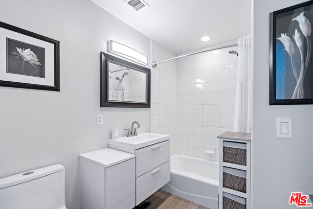 5118 Cerrillos Drive, Woodland Hills CA: https://media.crmls.org/mediaz/5d2b81fc-b7e9-4881-9bea-7232c9791b8a.jpg