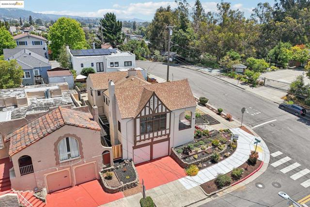 2900 Sheffield Ave, Oakland CA: https://media.crmls.org/mediaz/5d2bcd0e-c790-42e6-801a-cb83f8ac67b7.jpg