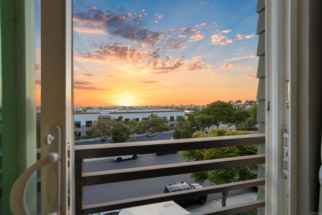 6132 Colt Place, Carlsbad CA: https://media.crmls.org/mediaz/5d2c3380-23e4-4c80-b8eb-b18a49e28fa6.jpg